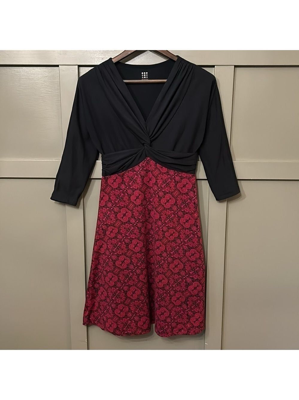 Title Nine Twist Front Dress Black & Red 3/4 Sleeve Athleisure Size XS